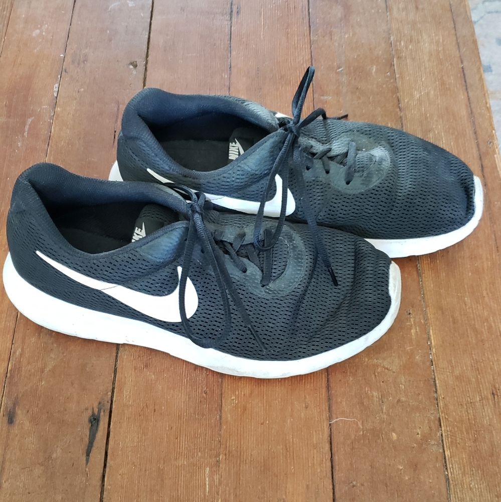 Men's Nike sneakers